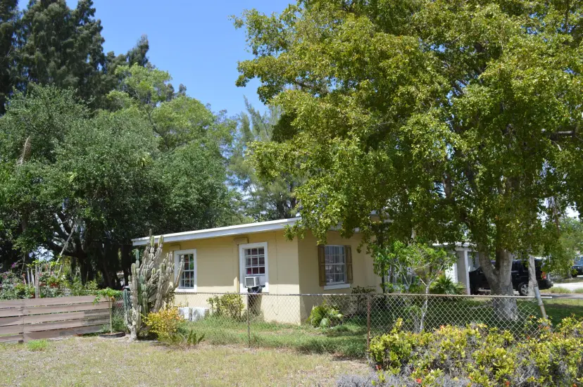 Picture of 631 N E Street, Lake Worth Beach FL 33460