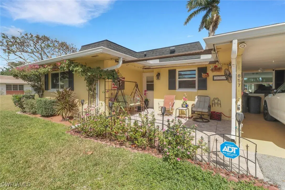 Picture of 857 Pangola Dr, North Fort Myers, FL 33903