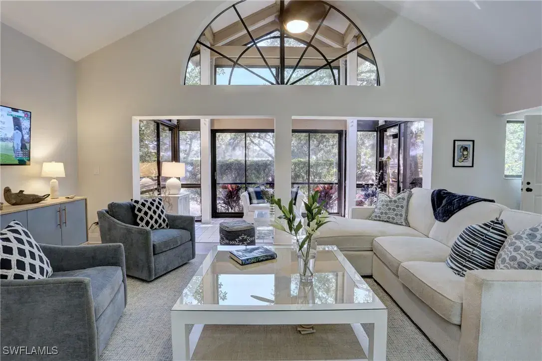 Picture of 124 Water Oaks Way 18-62, Naples, FL 34105