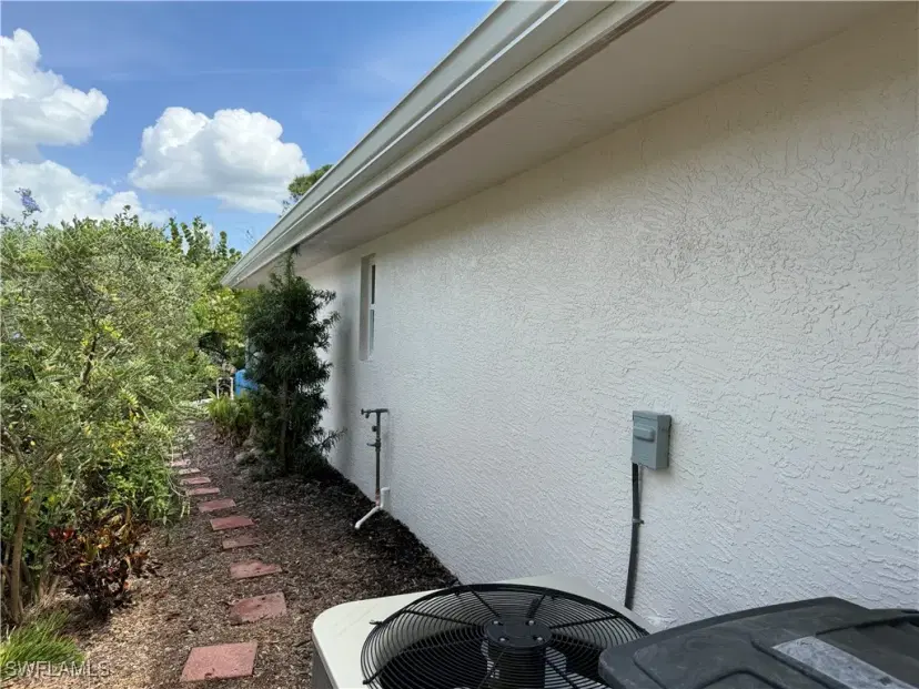Picture of 18249 Oak Rd, Fort Myers FL 33967