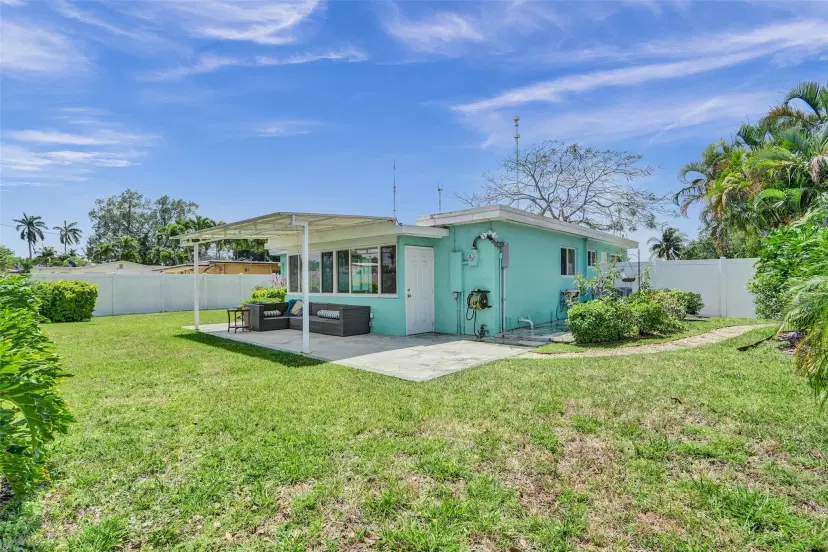 Picture of 3909 SW 58Th Ter, West Park FL 33023
