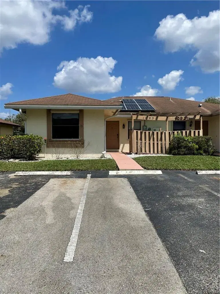 Picture of 10931 NW 30Th Pl, Sunrise, FL 33322