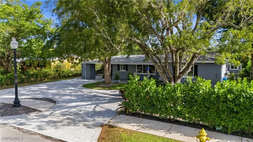 Picture of 1326 Burtwood Dr, Fort Myers FL 33901