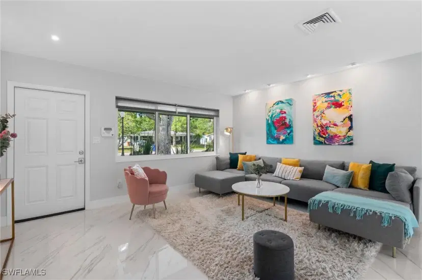 Picture of 1326 Burtwood Dr, Fort Myers FL 33901