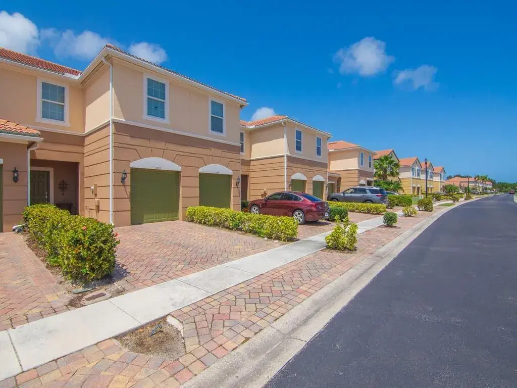 Picture of 1073 Normandie Way, Vero Beach, FL 32960