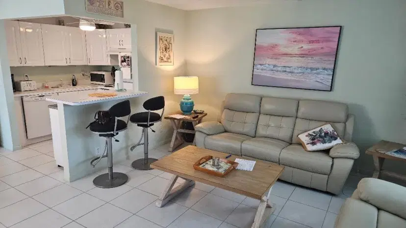 Picture of 700 Horizons W 109, Boynton Beach FL 33435