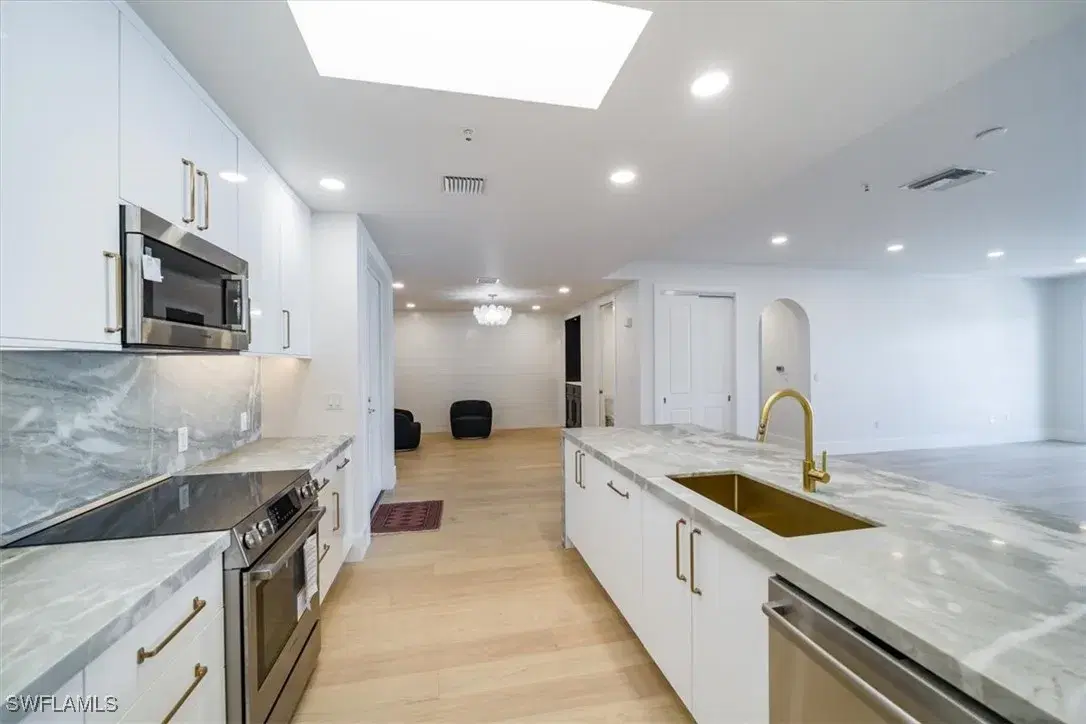 Picture of 780 5Th Ave S 305, Naples, FL 34102