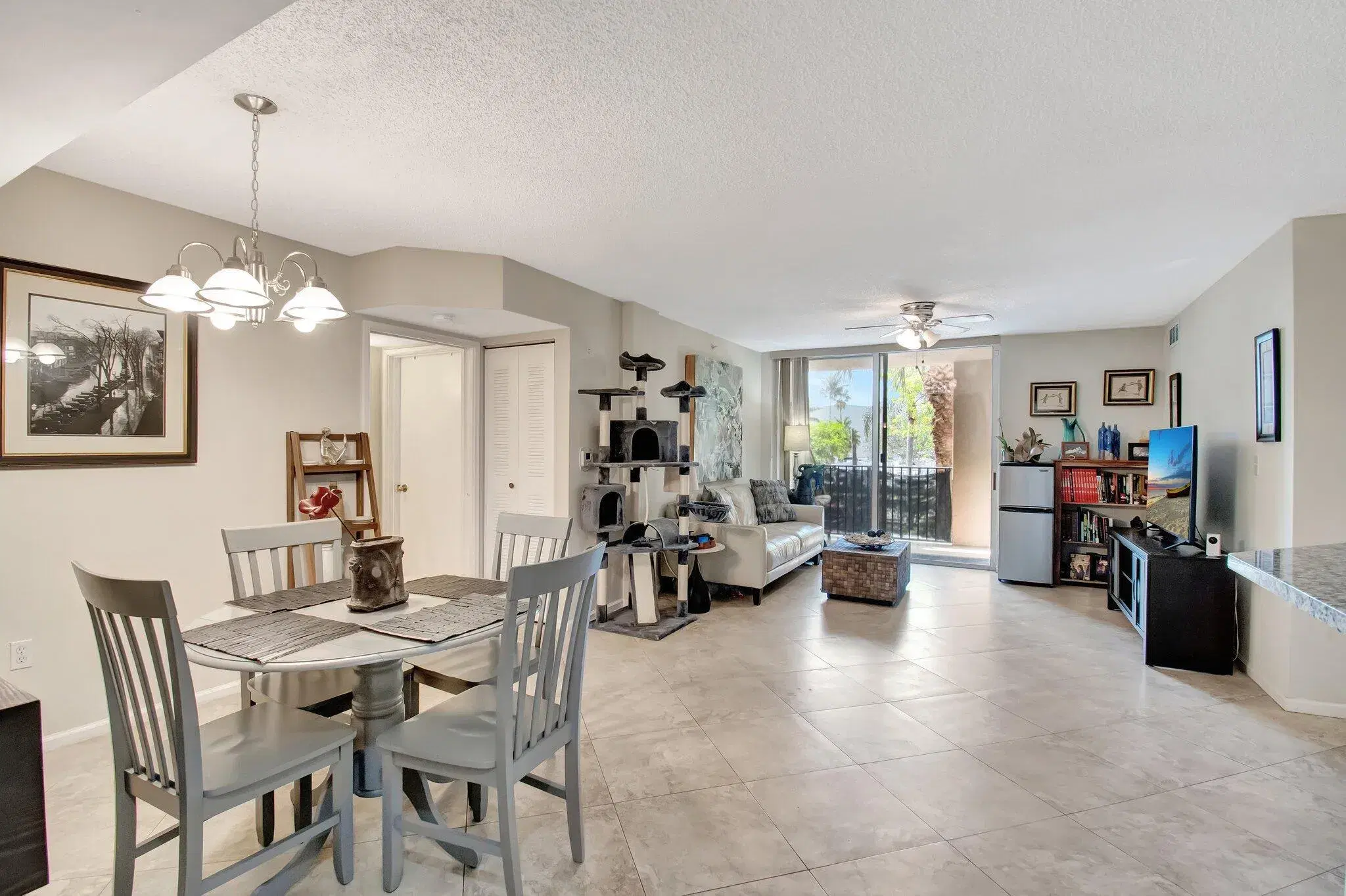 Picture of 1000 Scotia Drive 204, Hypoluxo, FL 33462
