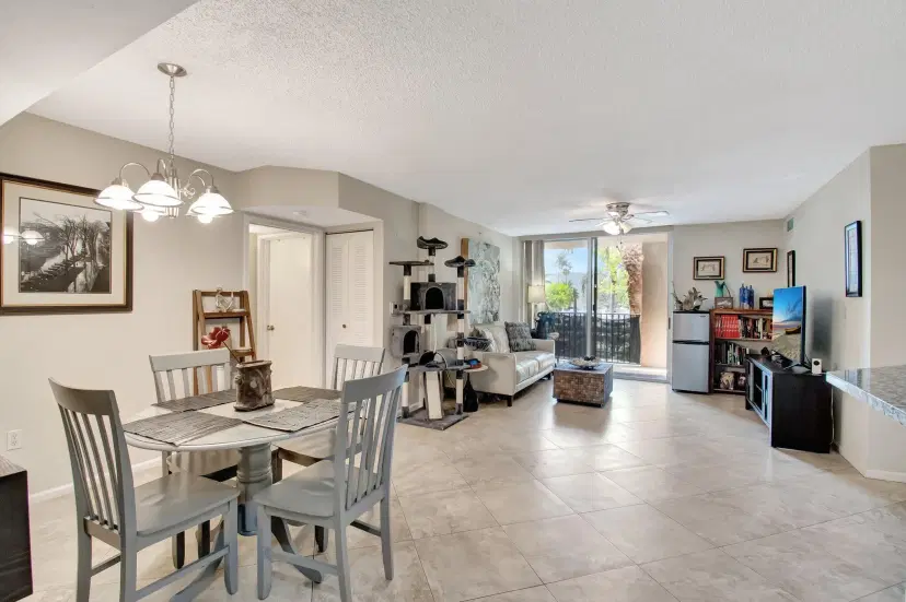 Picture of 1000 Scotia Drive 204, Hypoluxo FL 33462