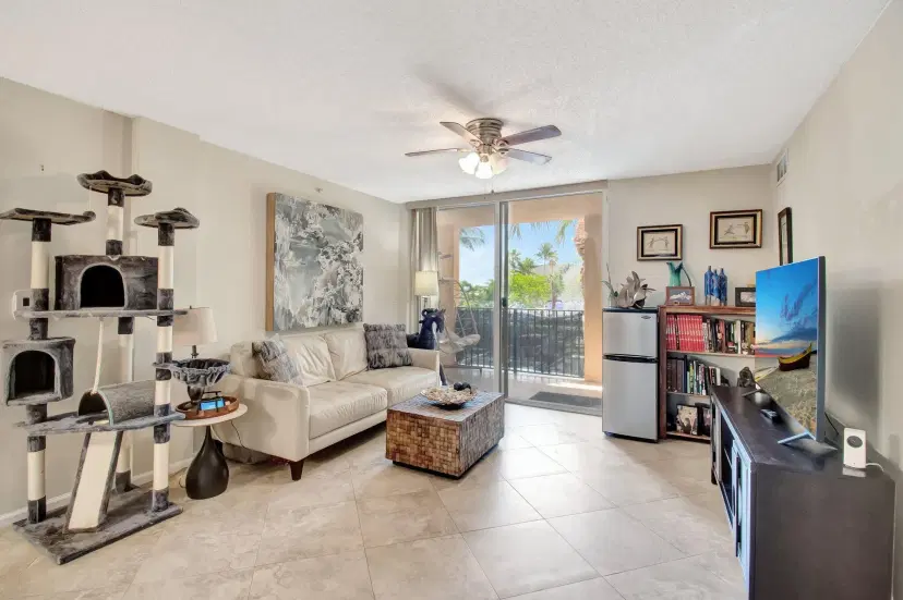Picture of 1000 Scotia Drive 204, Hypoluxo FL 33462