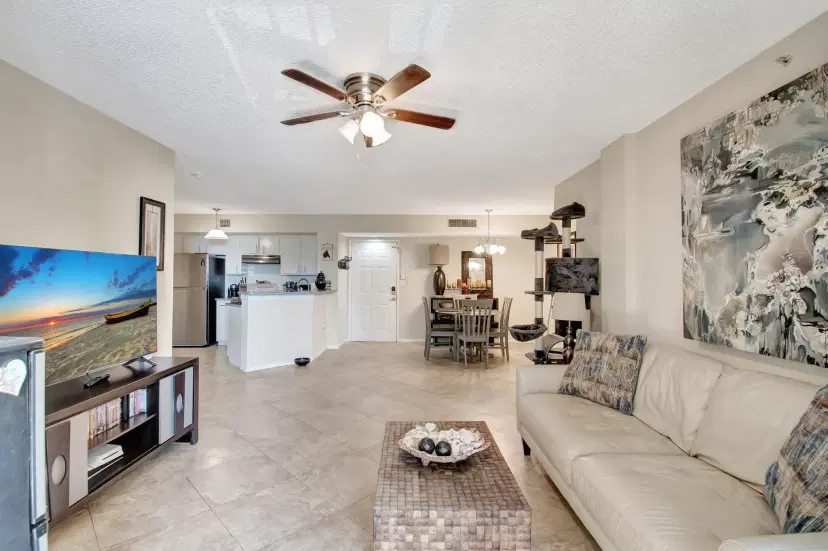 Picture of 1000 Scotia Drive 204, Hypoluxo FL 33462