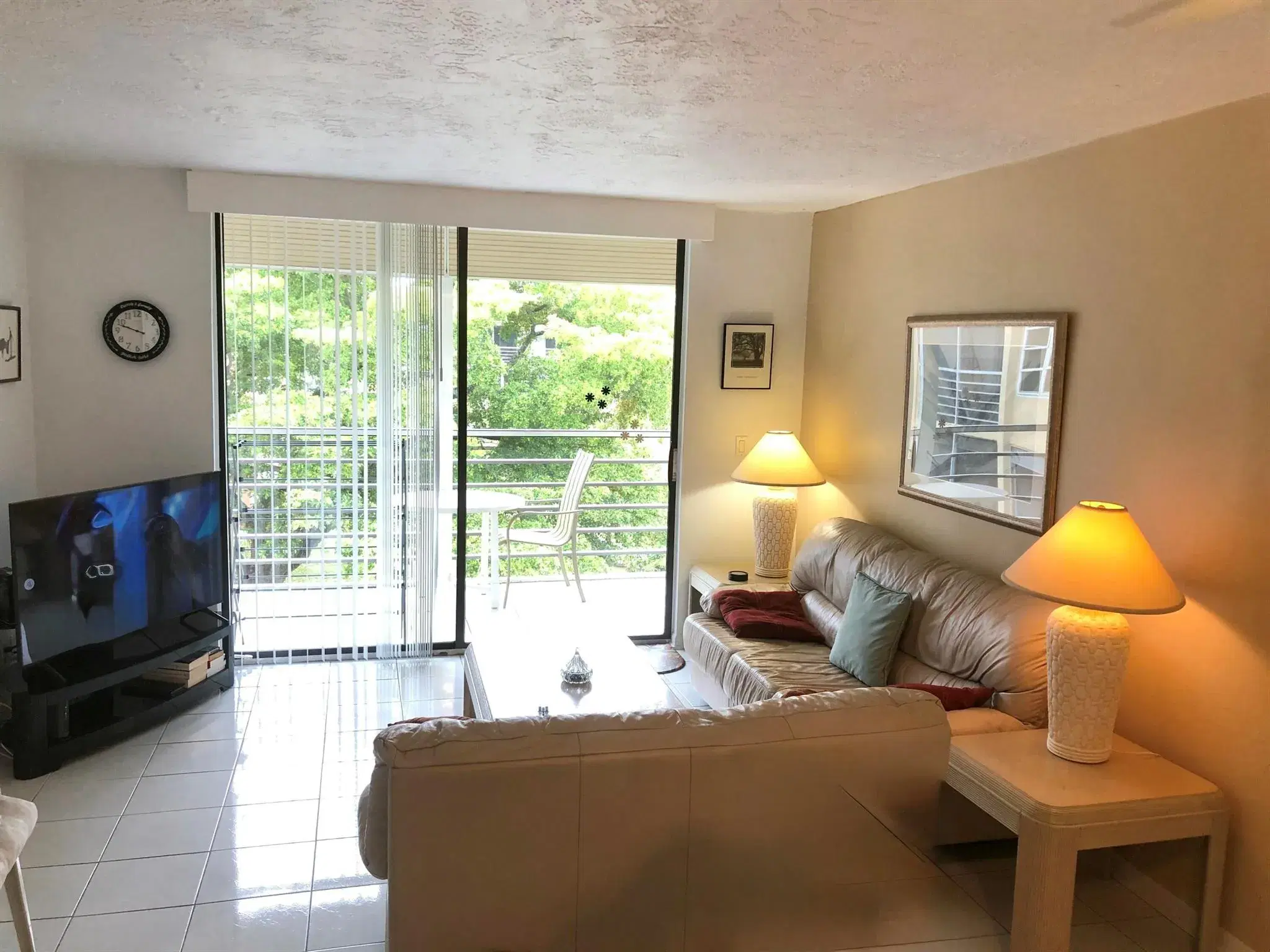 Picture of 2801 Somerset Drive 400, Lauderdale Lakes, FL 33311