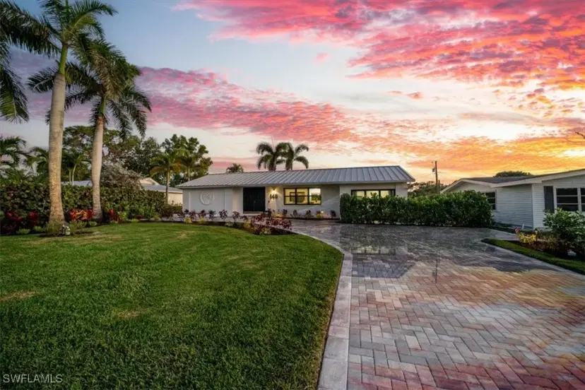 Picture of 148 1St St, Bonita Springs FL 34134