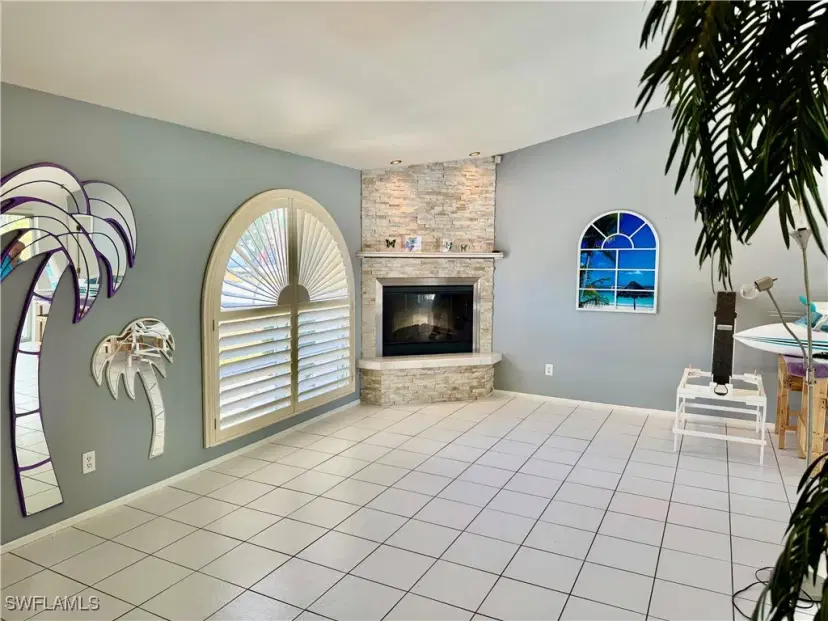 Picture of 102 NE 9Th Ct, Cape Coral FL 33909
