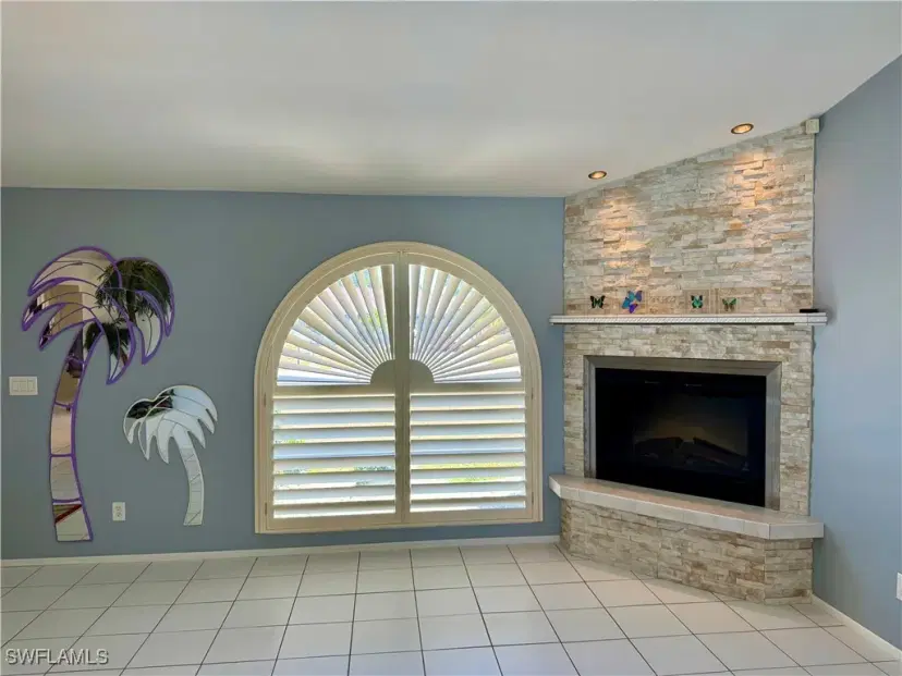 Picture of 102 NE 9Th Ct, Cape Coral FL 33909