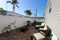 Picture of 12221 Palm Dr, Fort Myers, FL 33908
