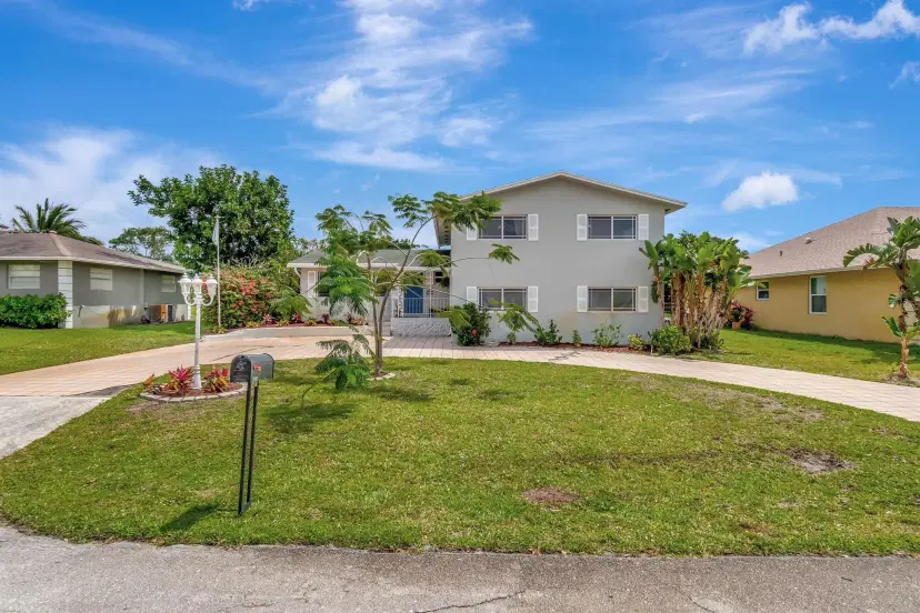 Picture of 6630 N Plymouth Drive, Lake Worth FL 33462