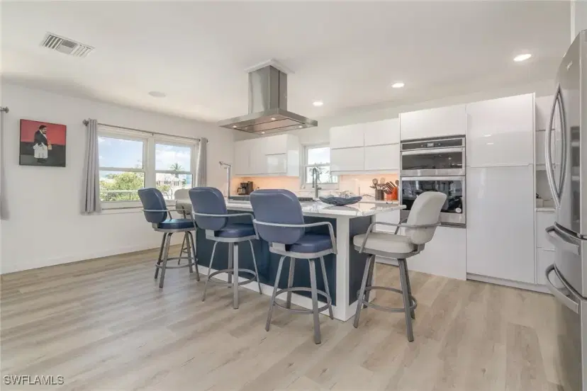 Picture of 240 Driftwood Ln, Fort Myers Beach FL 33931