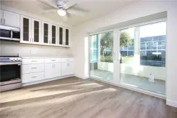 Picture of 561 Periwinkle Way E2, Sanibel, FL 33957