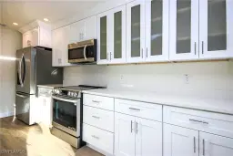 Picture of 561 Periwinkle Way E2, Sanibel, FL 33957