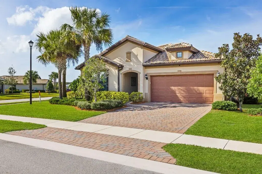 Picture of 239 SE Courances Dr, Port St Lucie, FL 34984