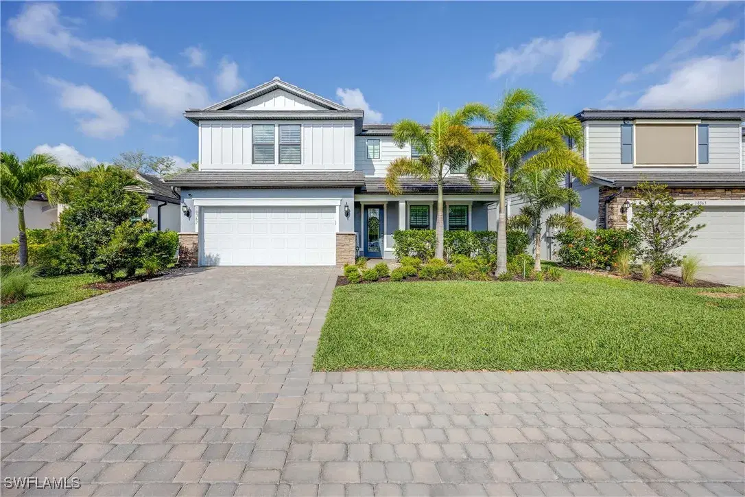 Picture of 10367 Ventana Ln, Naples, FL 34120