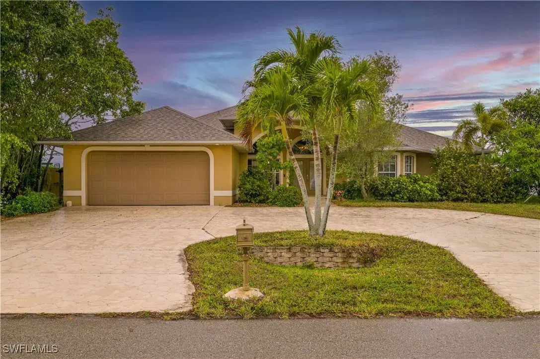 Picture of 2614 SW Santa Barbara Pl, Cape Coral, FL 33914