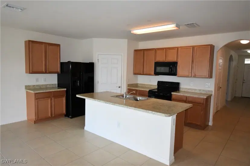 Picture of 1406 SW 14Th St, Cape Coral FL 33991