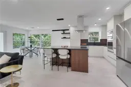 Picture of 272 Yorkshire Ct 11, Naples, FL 34112