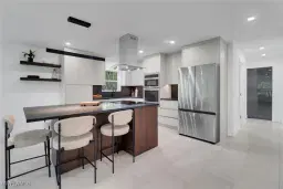 Picture of 272 Yorkshire Ct 11, Naples, FL 34112