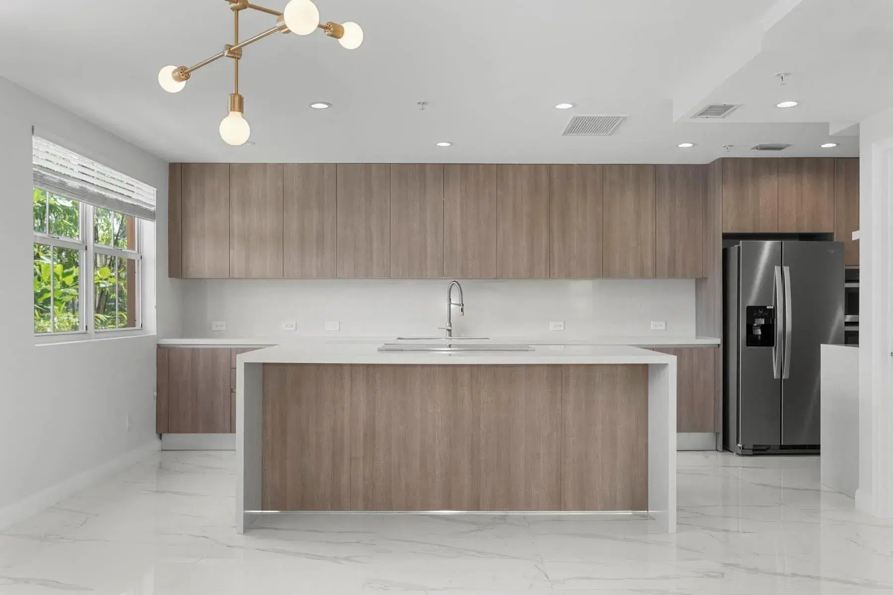 Picture of 620 NE 7Th Ave 620, Fort Lauderdale, FL 33304