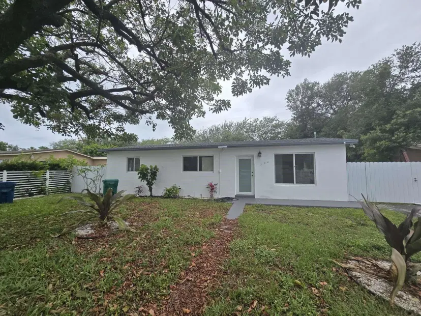Picture of 1220 NE 206Th St, Miami FL 33179
