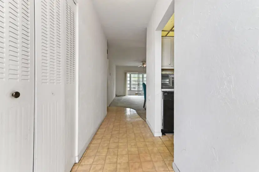 Picture of 4321 NW 16Th Street C302, Lauderhill FL 33313