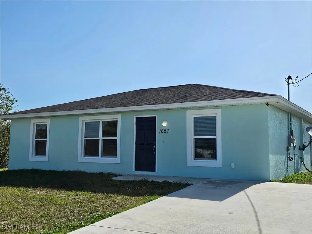 Picture of 7027 Palpano Cir, Labelle, FL 33935