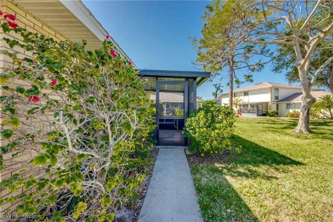 Picture of 5849 Queen Elizabeth Way 1, Fort Myers, FL 33907