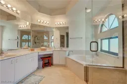 Picture of 6520 Valen Way C505, Naples, FL 34108