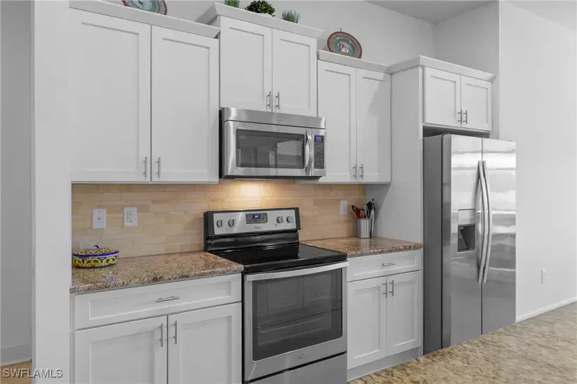 Picture of 9019 Triangle Palm Ln, Fort Myers FL 33913