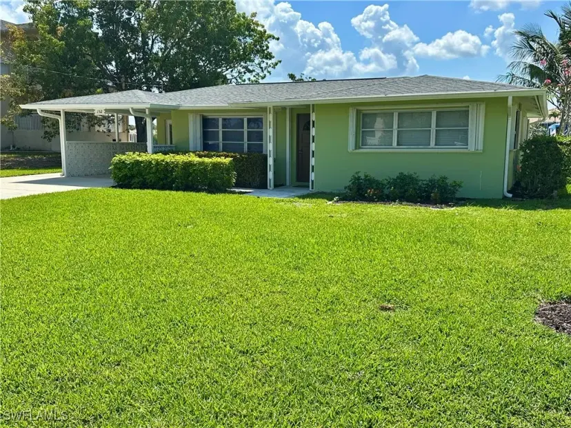 Picture of 152 Pago Pago Dr W, Naples FL 34113