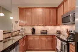 Picture of 6375 Oxford Circle 104, Vero Beach, FL 32966
