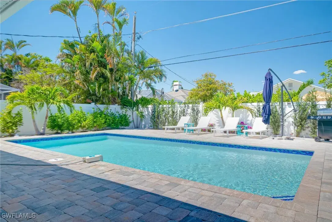 Picture of 761 99Th Ave N, Naples, FL 34108