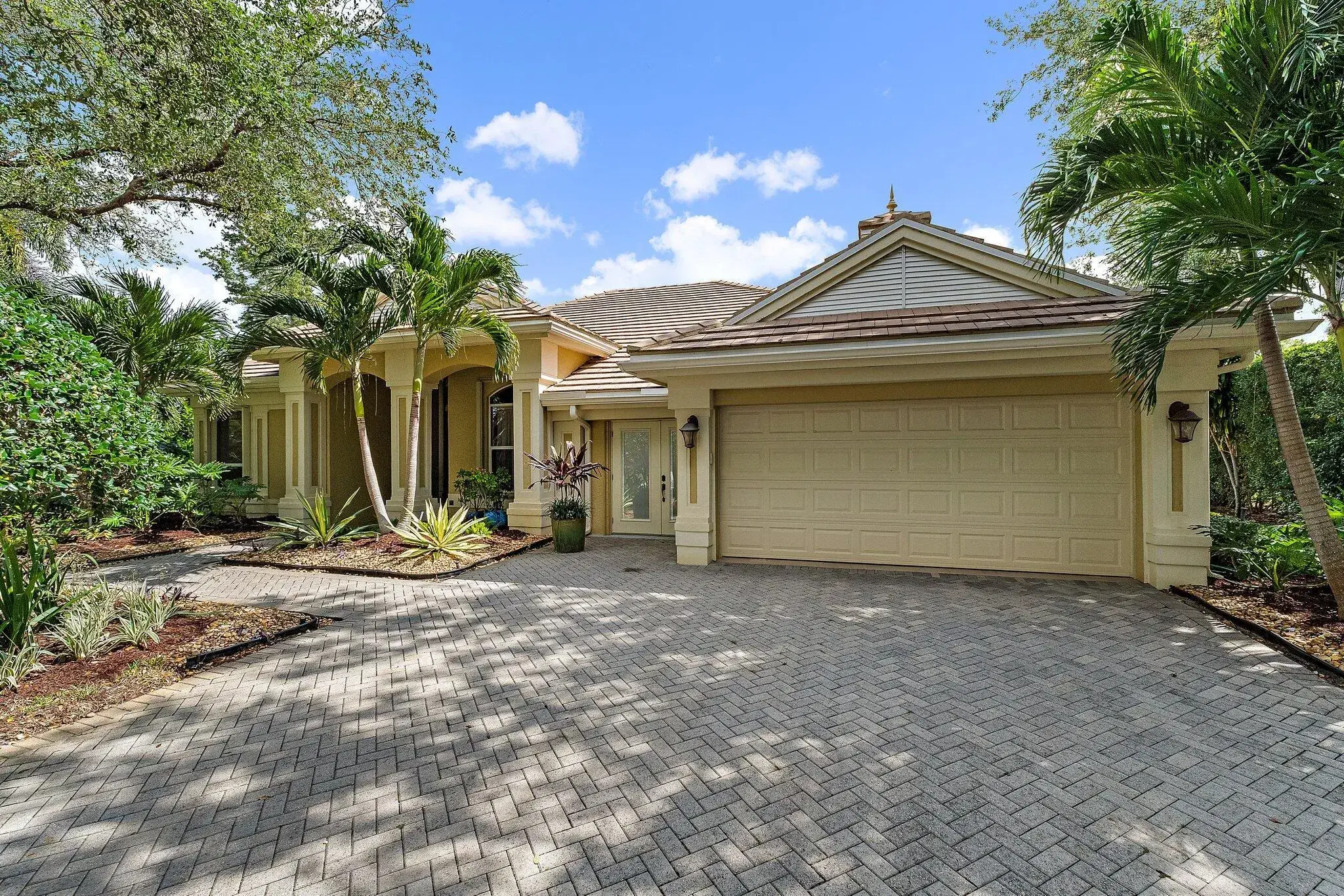 Picture of 5621 SE Forest Glade Trail, Hobe Sound, FL 33455