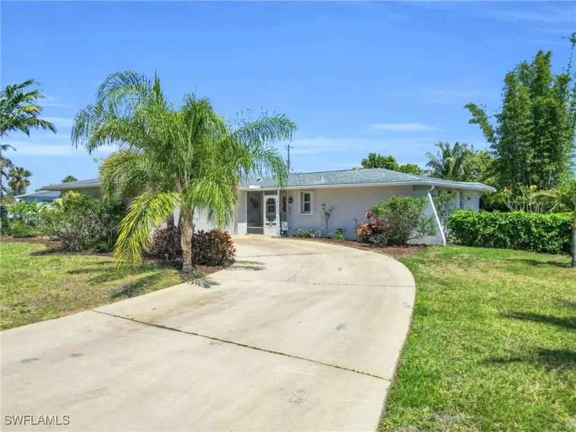 Picture of 1514 Canal St, Lehigh Acres FL 33936