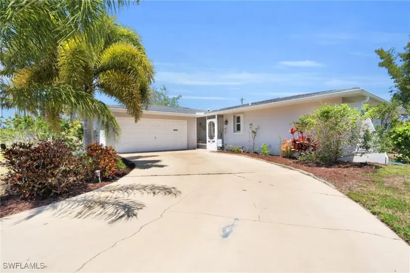Picture of 1514 Canal St, Lehigh Acres FL 33936