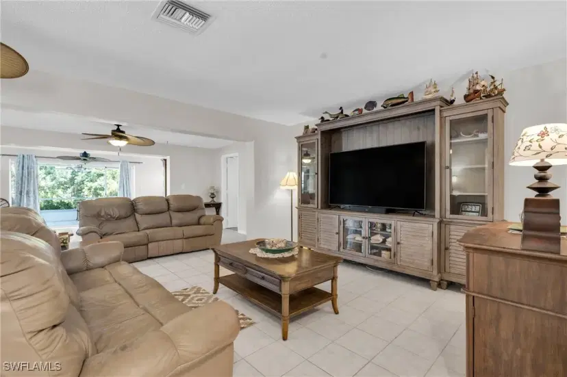 Picture of 1514 Canal St, Lehigh Acres FL 33936