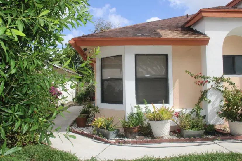 Picture of 904 Magniola Avenue, North Lauderdale FL 33068