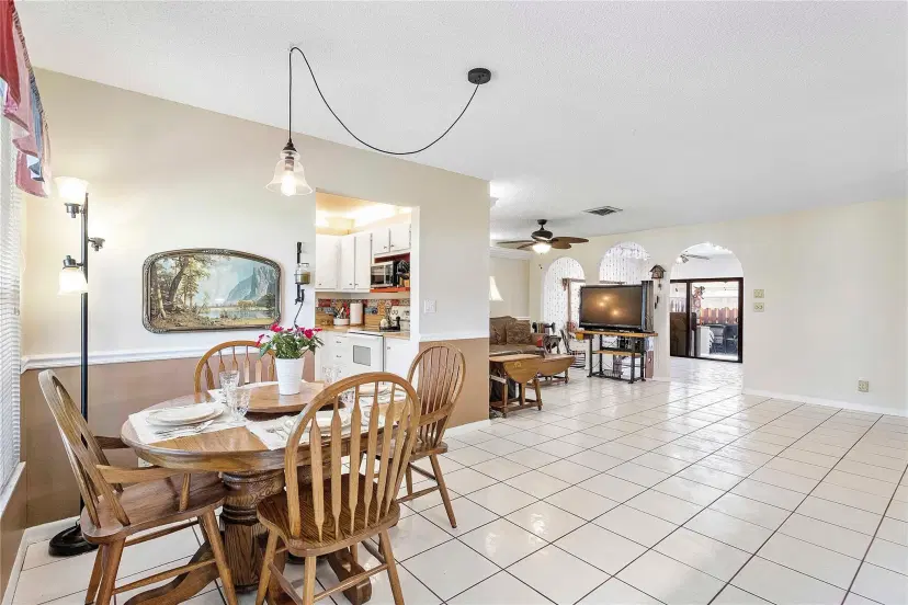 Picture of 2360 SW 70Th Ter 34, Davie FL 33317