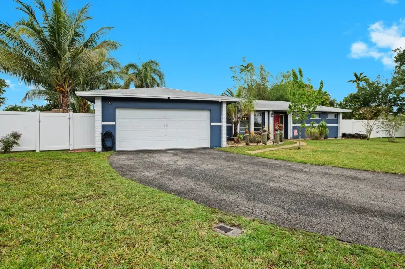 Picture of 8520 SW 26Th St, Davie FL 33324