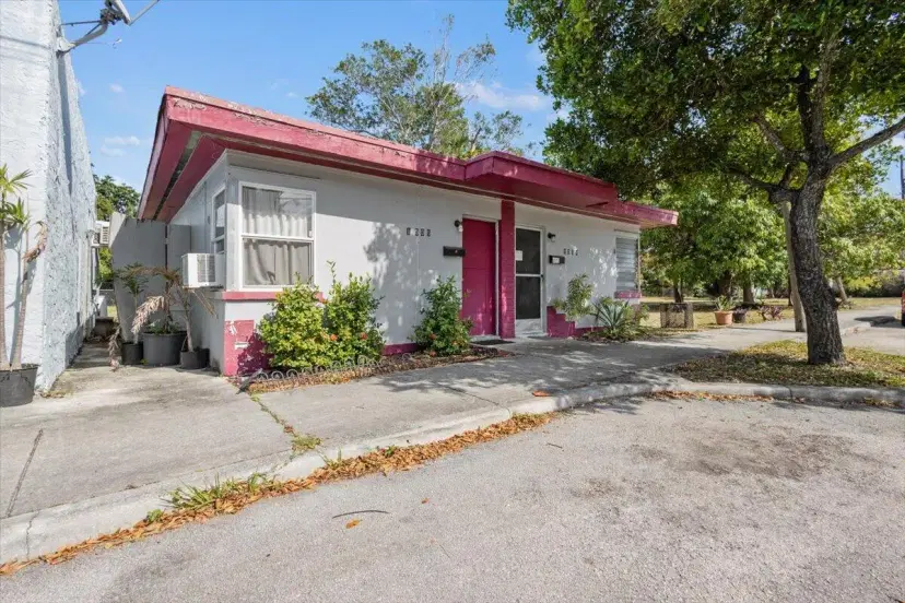 Picture of 1504 N Sapodilla Avenue, West Palm Beach FL 33401