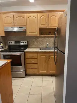 Picture of 9081 Sunrise Lakes Boulevard 112, Sunrise, FL 33322