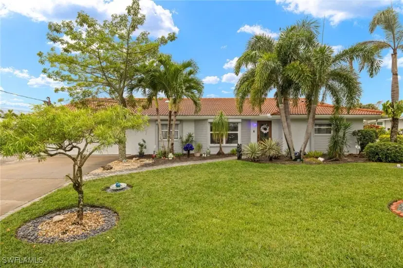 Picture of 1028 Edgemere Dr, Fort Myers FL 33919
